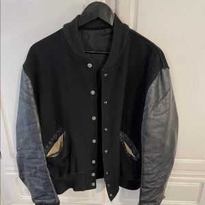 Nice Distress!! Very broken in!! Grunge style!!